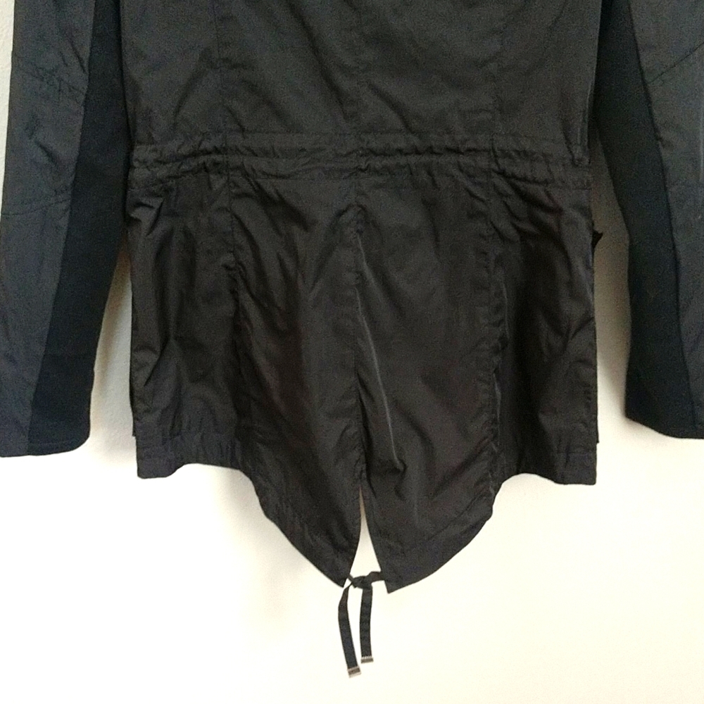 Woman's jacket - Picture 8 of 8